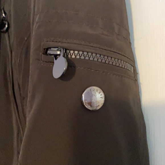 Laundry Jacket - Picture 5 of 10